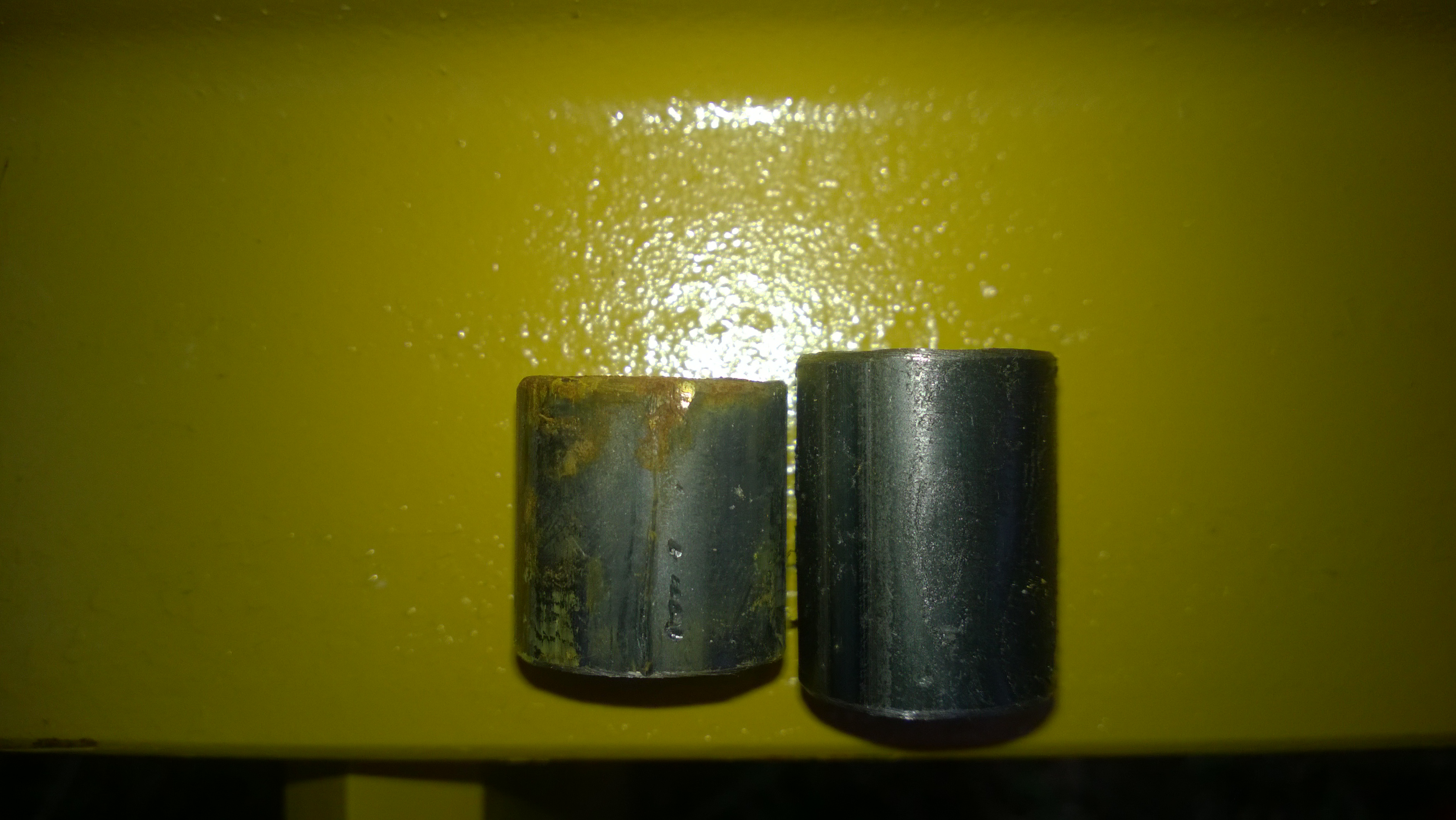 newversusoldbushing.jpg